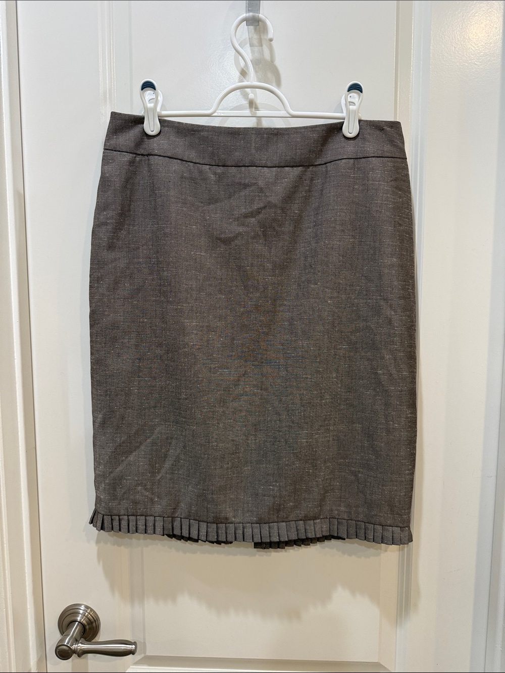 Classiques Entier Brown Pleated-Hem Pencil Skirt